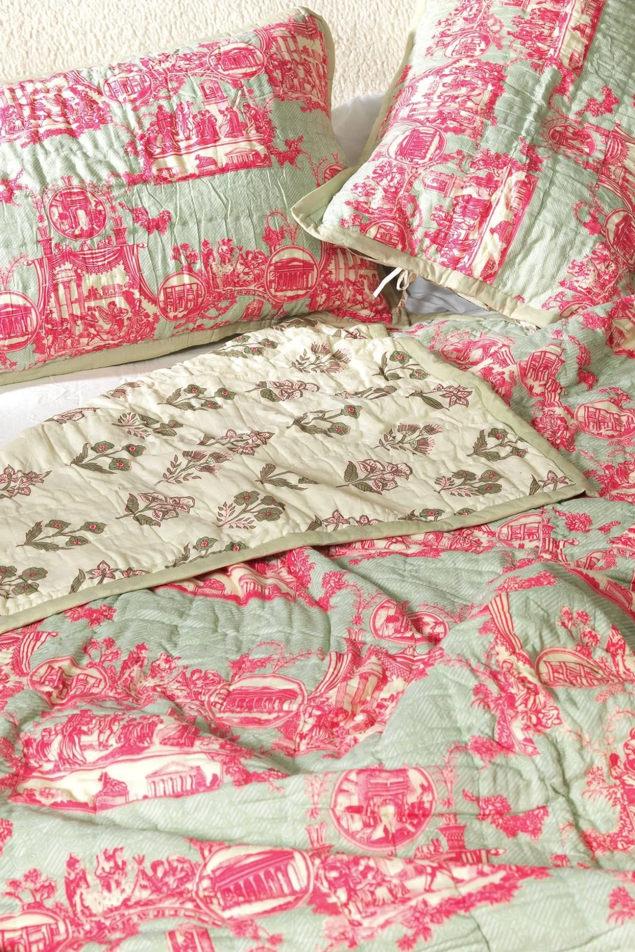 Ancient Column Pink Bedspread