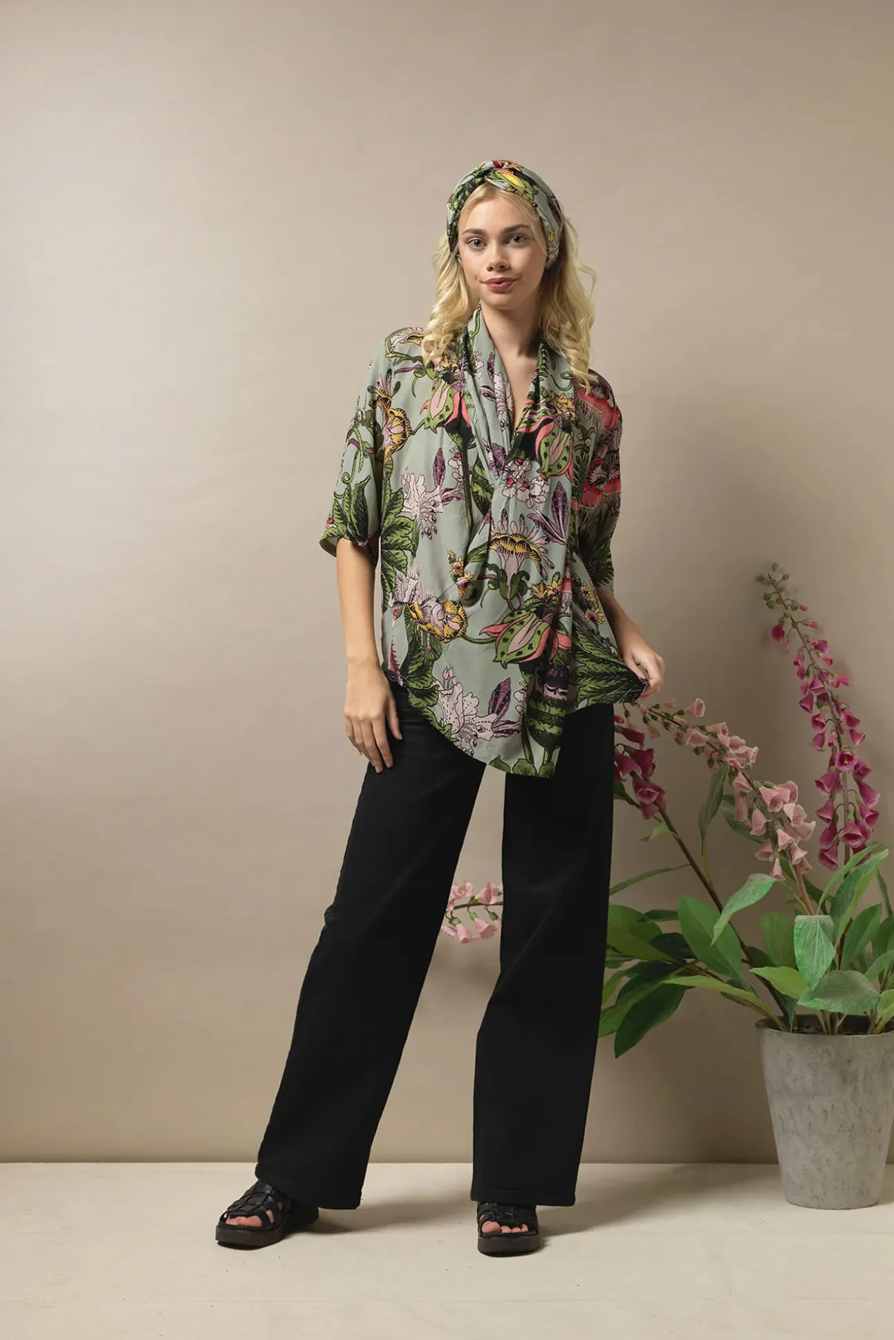 Eccentric Blooms Putty Headband