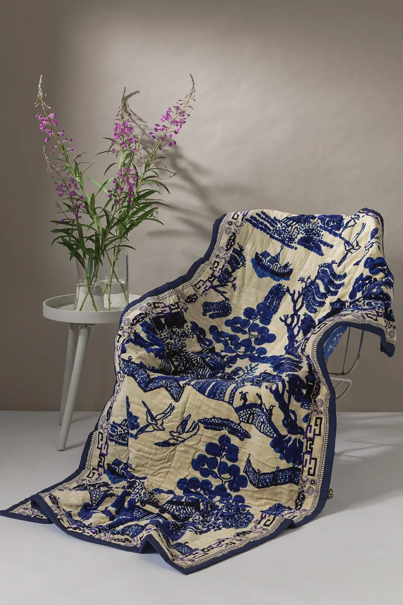 Giant Willow Blue Velvet Throw