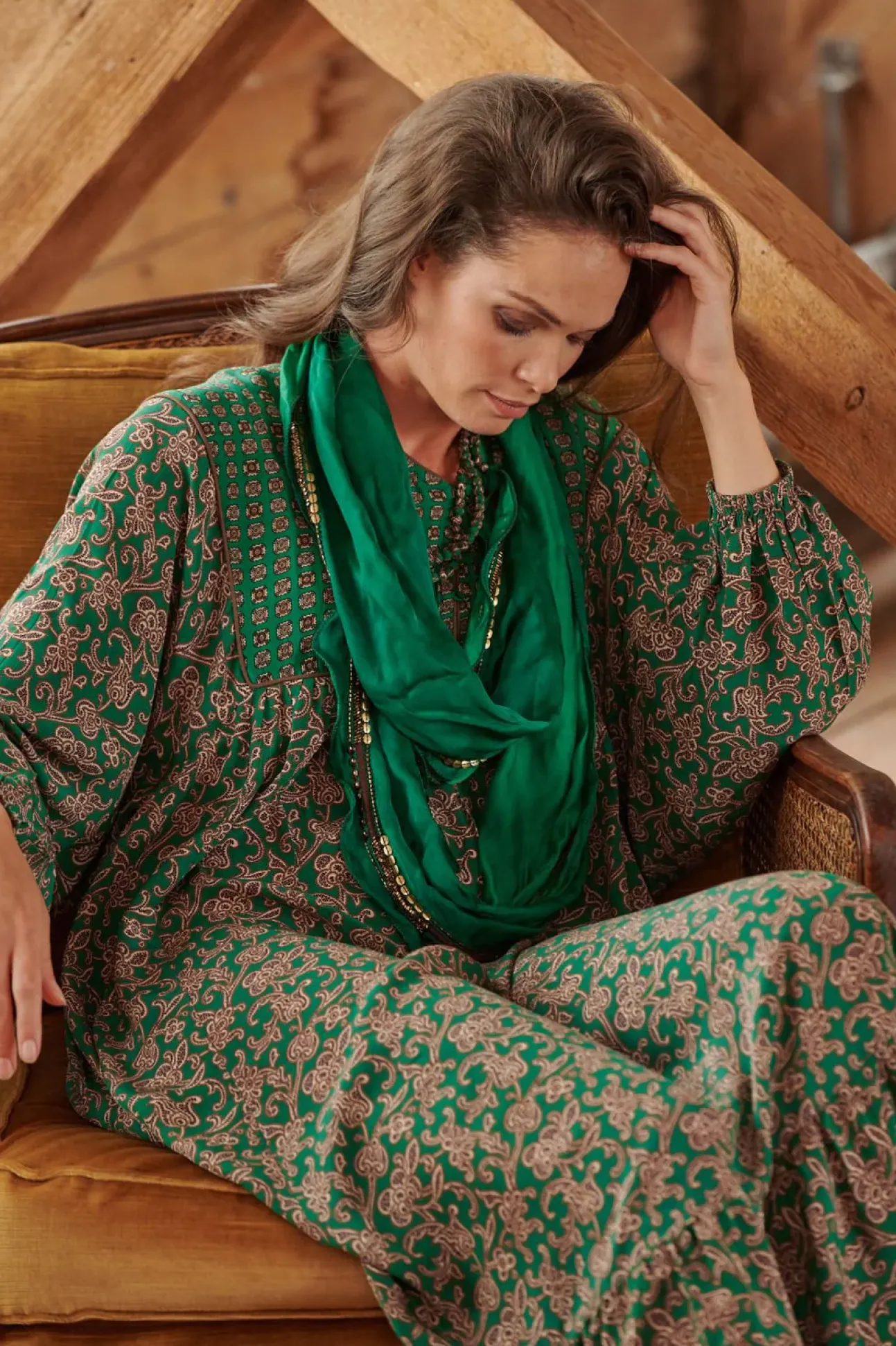 Indian Heritage Green Necklace Scarf